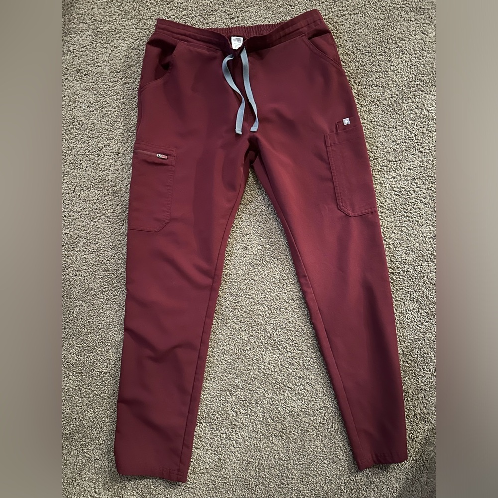 Burgundy Yola skinny scrub pants women’s size MED
